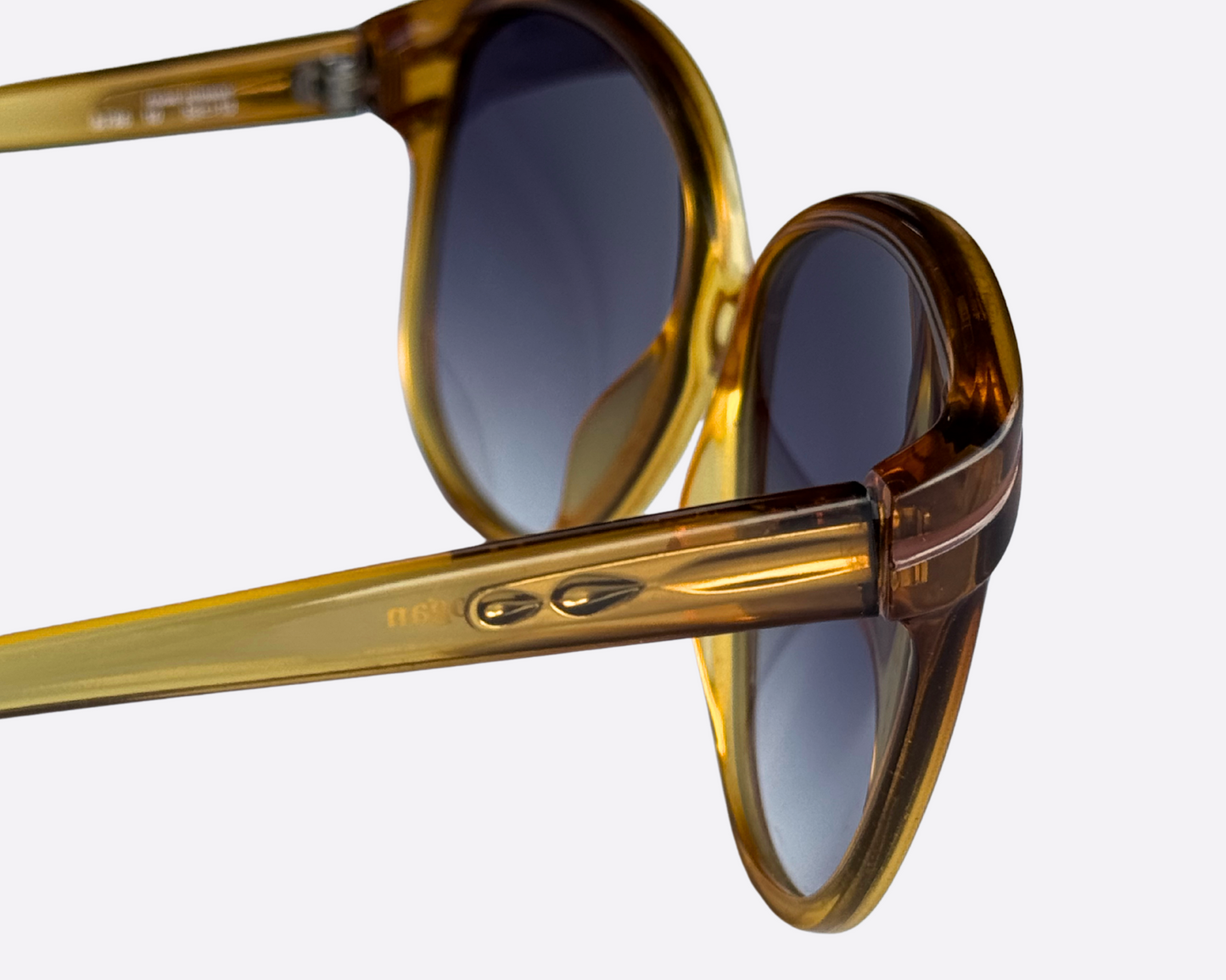Terri Brogan 8786 10 – Oversized Gold Sunglasses | 1980s Vintage