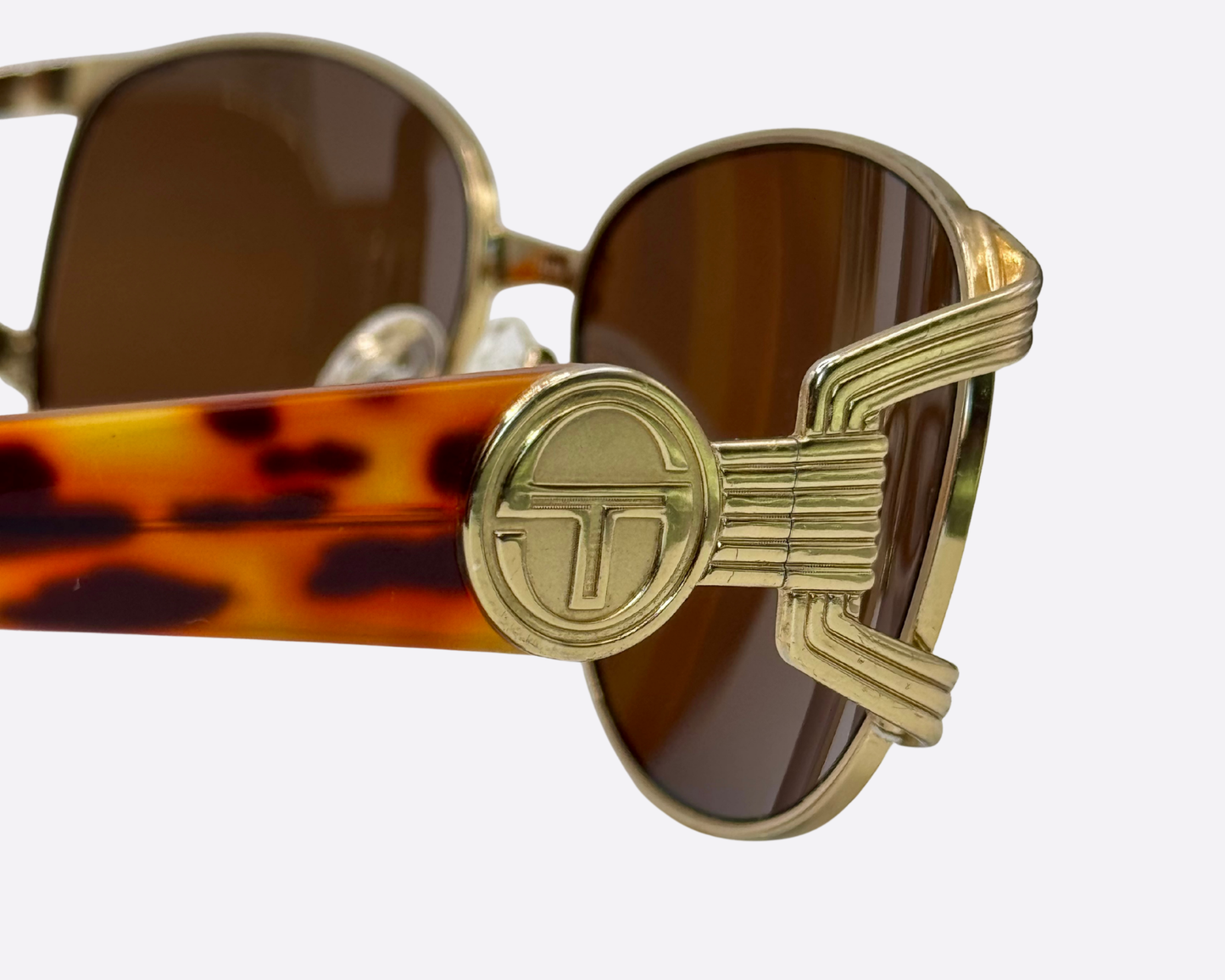 Sergio Tacchini S.T. 1041 – Gold & Tortoiseshell Oval | 1990s
