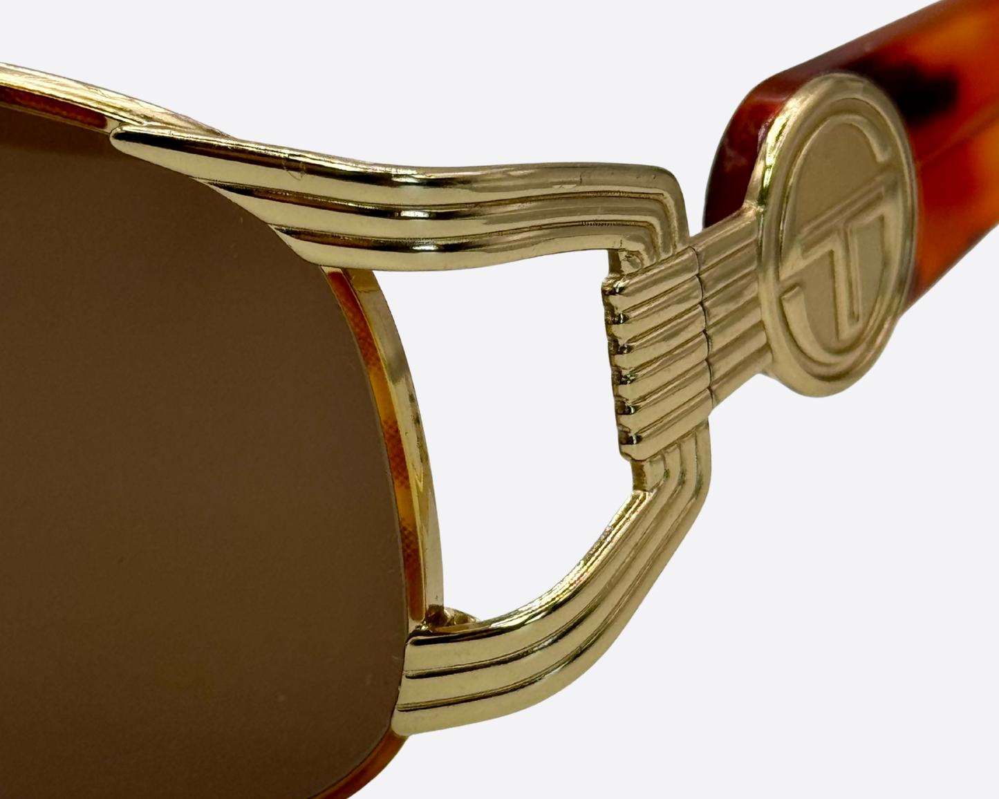 Sergio Tacchini S.T. 1041 – Gold & Tortoiseshell Oval | 1990s