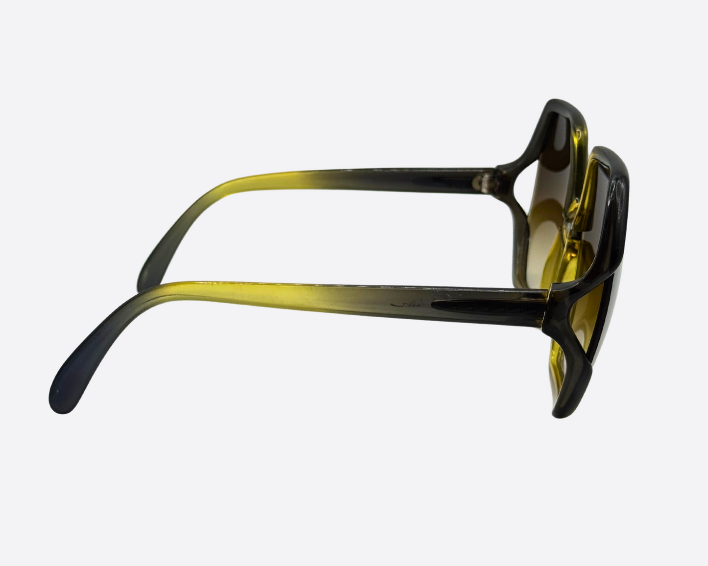 Saphira – Oversized Green Sunglasses | 70s Vintage