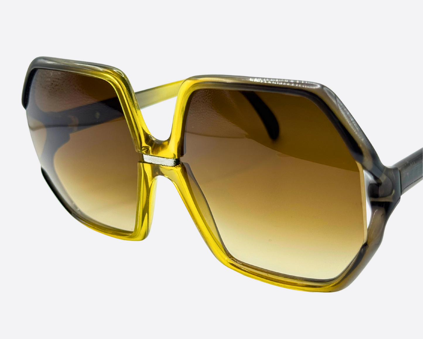 Saphira – Oversized Green Sunglasses | 70s Vintage