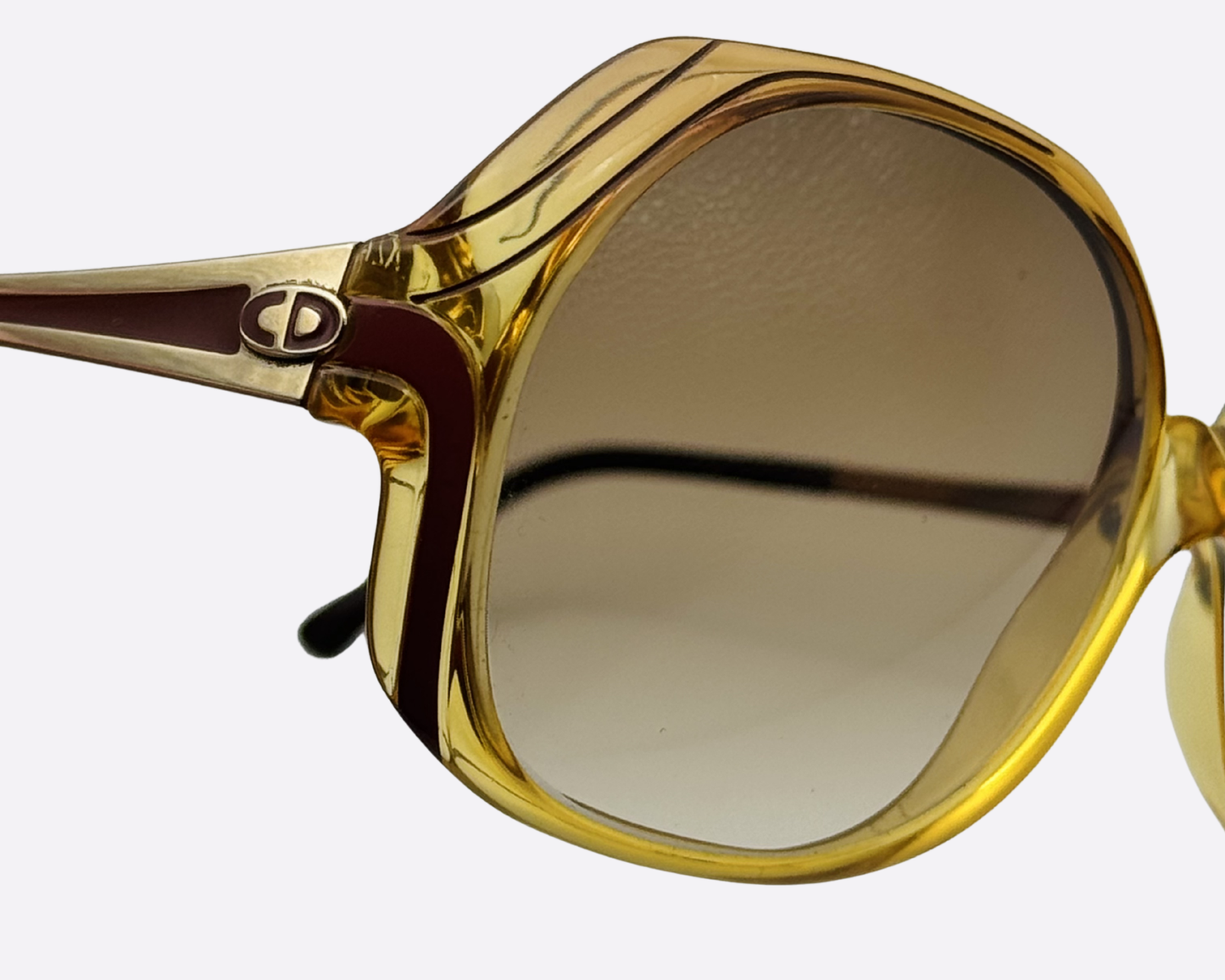 Christian Dior 2256 10 – Miel translúcido y Burdeos | Montura Austria