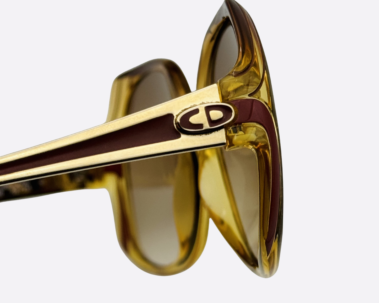 Christian Dior 2256 10 – Miel translúcido y Burdeos | Montura Austria