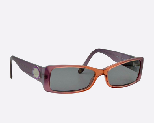 Versace 3117 – Ciruela Translúcida y Gradiente Rosa | Chic Minimalista Y2K