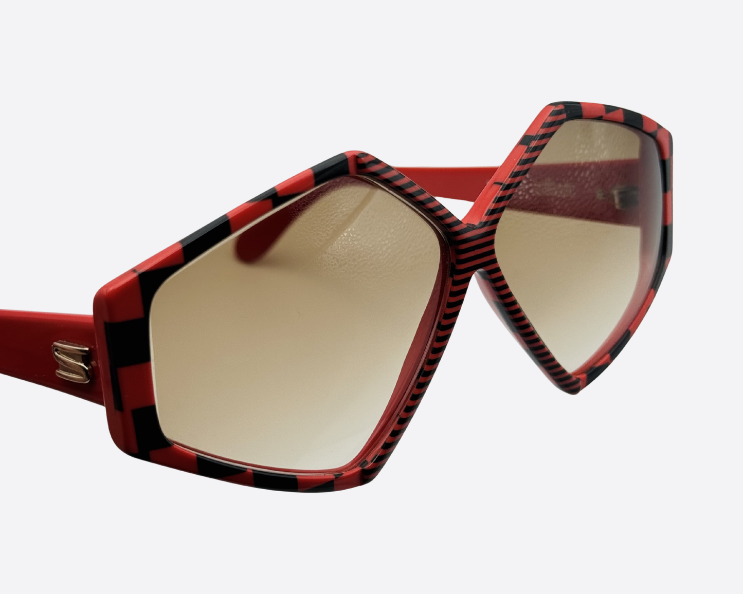 Silhouette M3039/20 – Red Checkerboard Geometric | Made in Austria