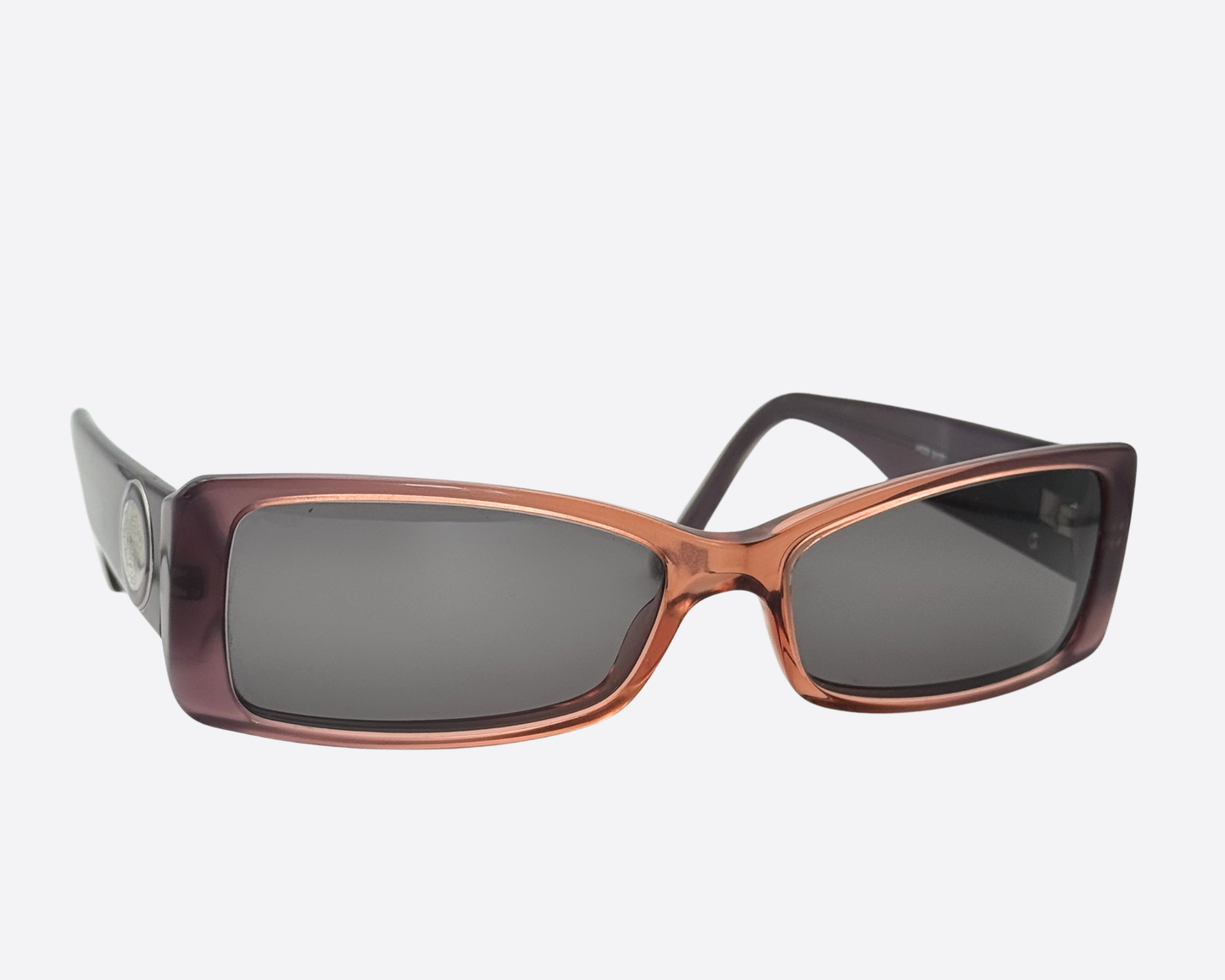 Versace 3117 – Early 2000s Shield-Inspired Minimalism | Italy