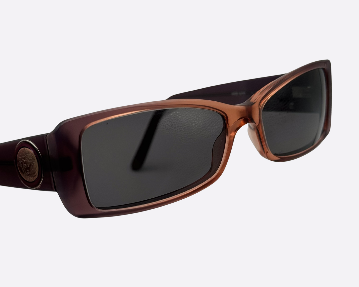 Versace 3117 – Early 2000s Shield-Inspired Minimalism | Italy