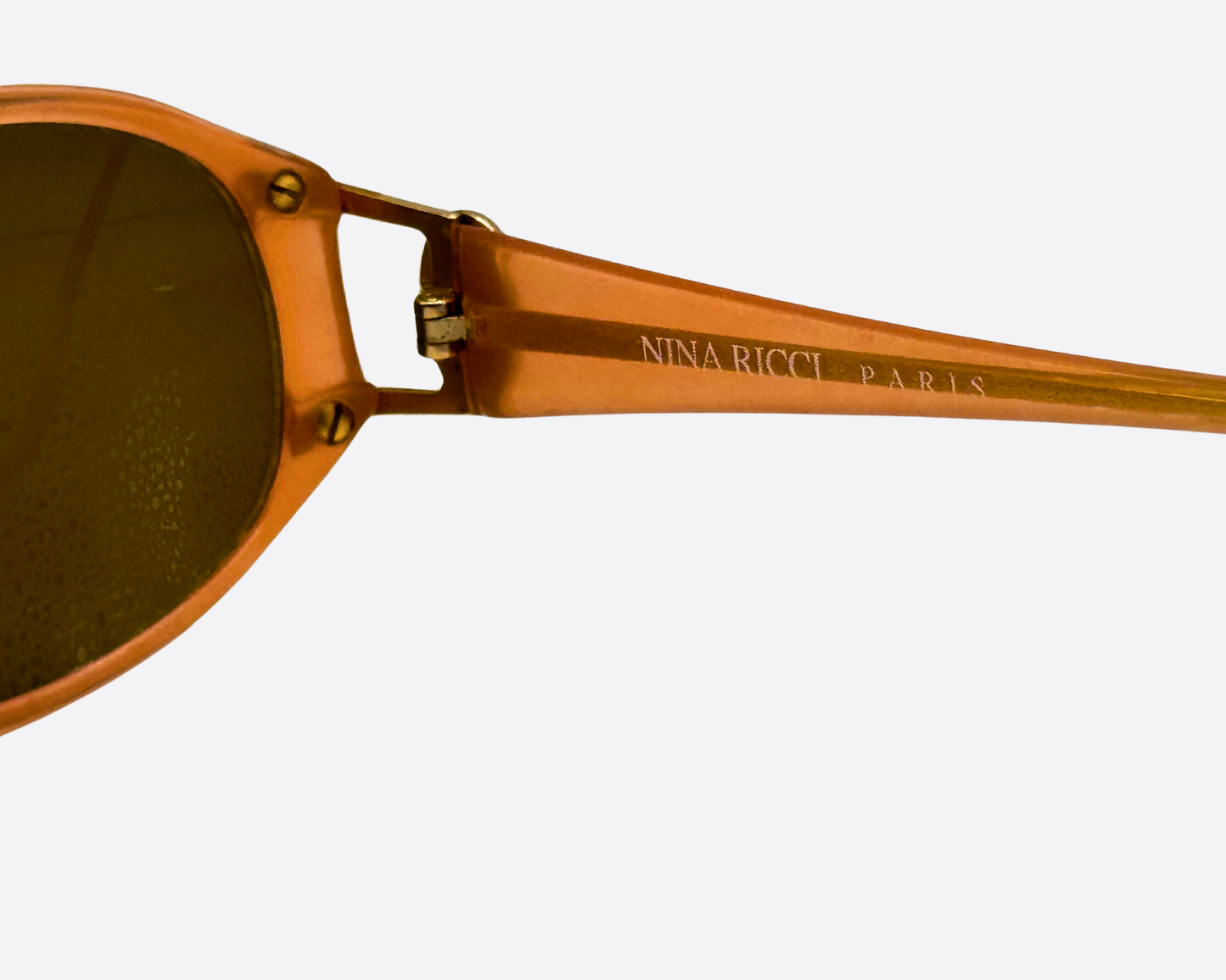 Nina Ricci 2446 – Peach oval tone | 80s french vintage